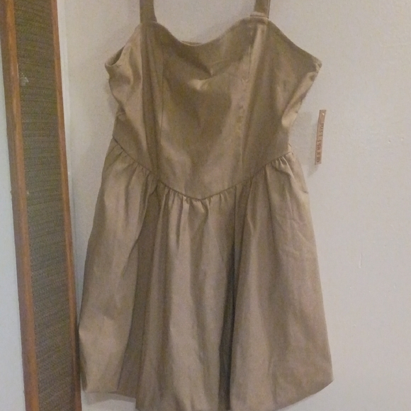 Elegant Tan Mini Dress - Picture 2 of 7